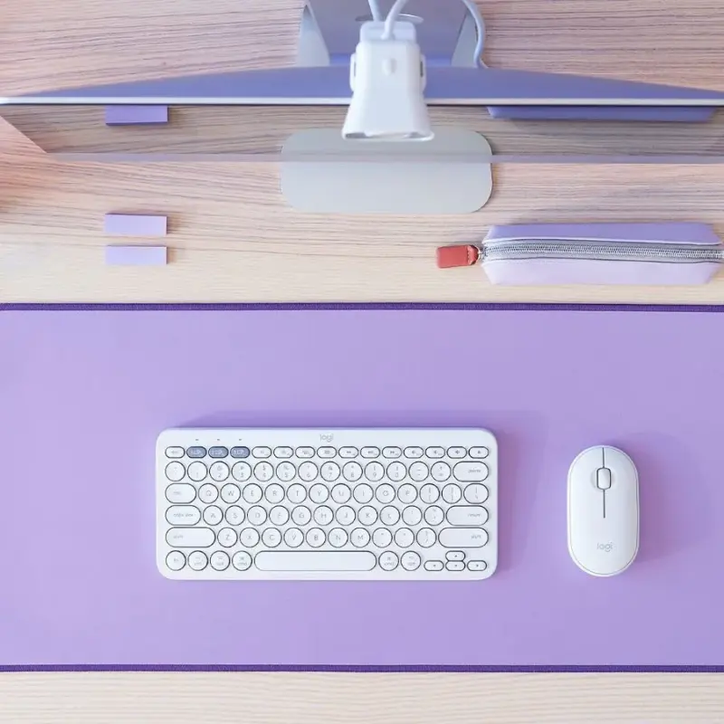 Mouse Pad Logitech 70x30 Mat Studio Desk Premium Color Lavanda - Imagen 3